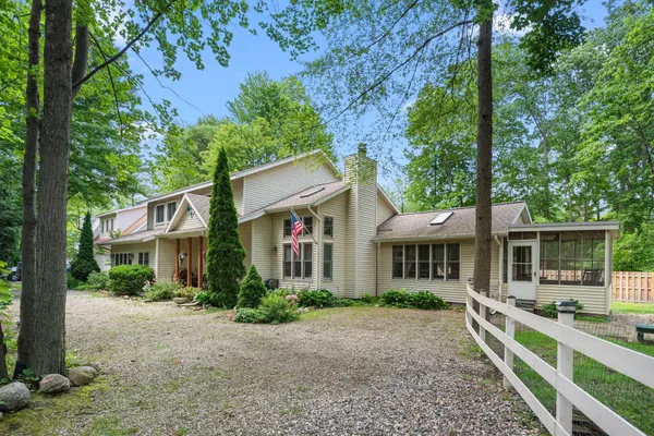 $1,425,000 | 9177 Shady Lane, Lakeside, MI 49116