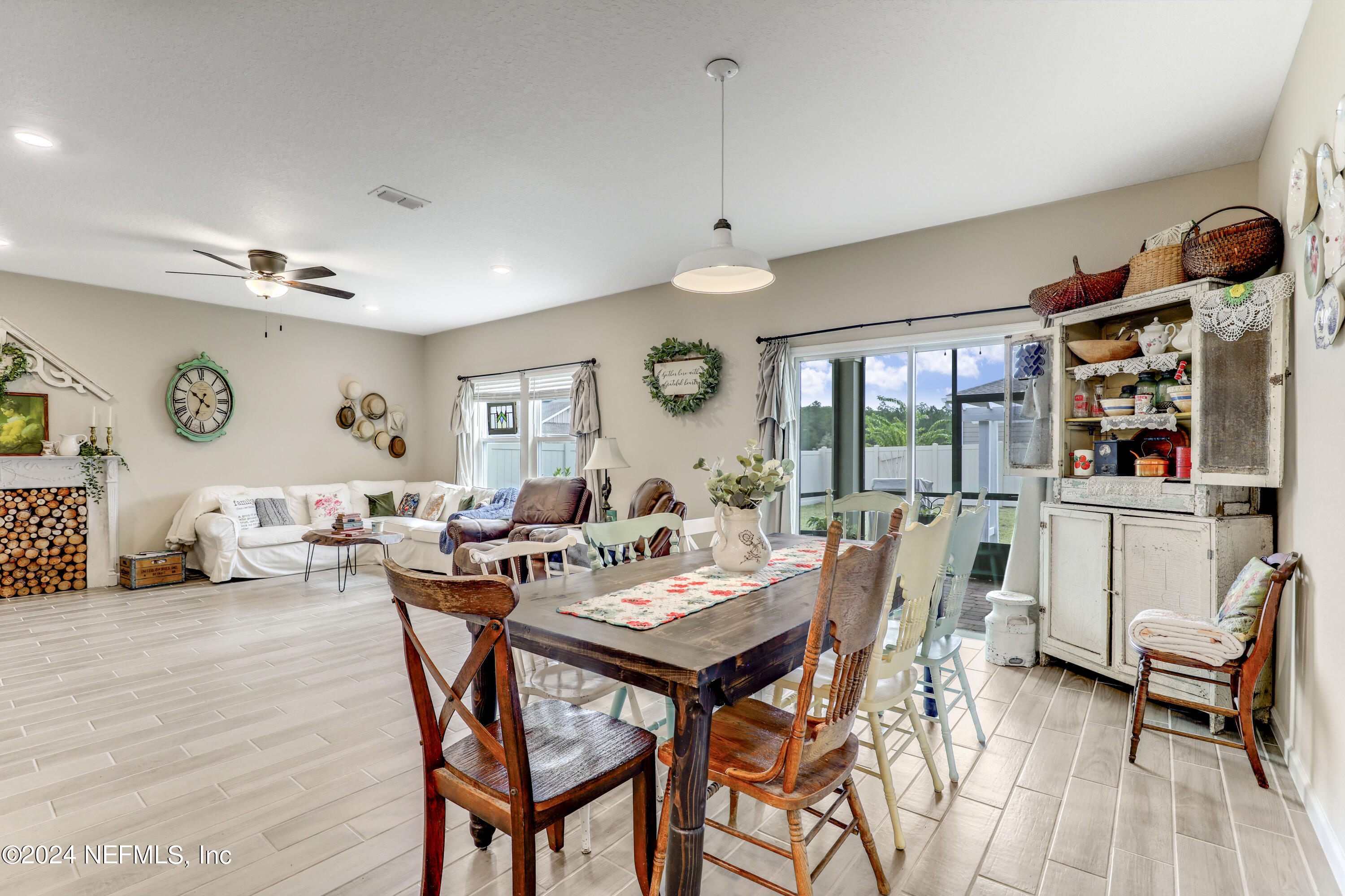 7453 Rimrock Court Jacksonville, FL 32222 - Photo 17 of 69 16 Dining Area