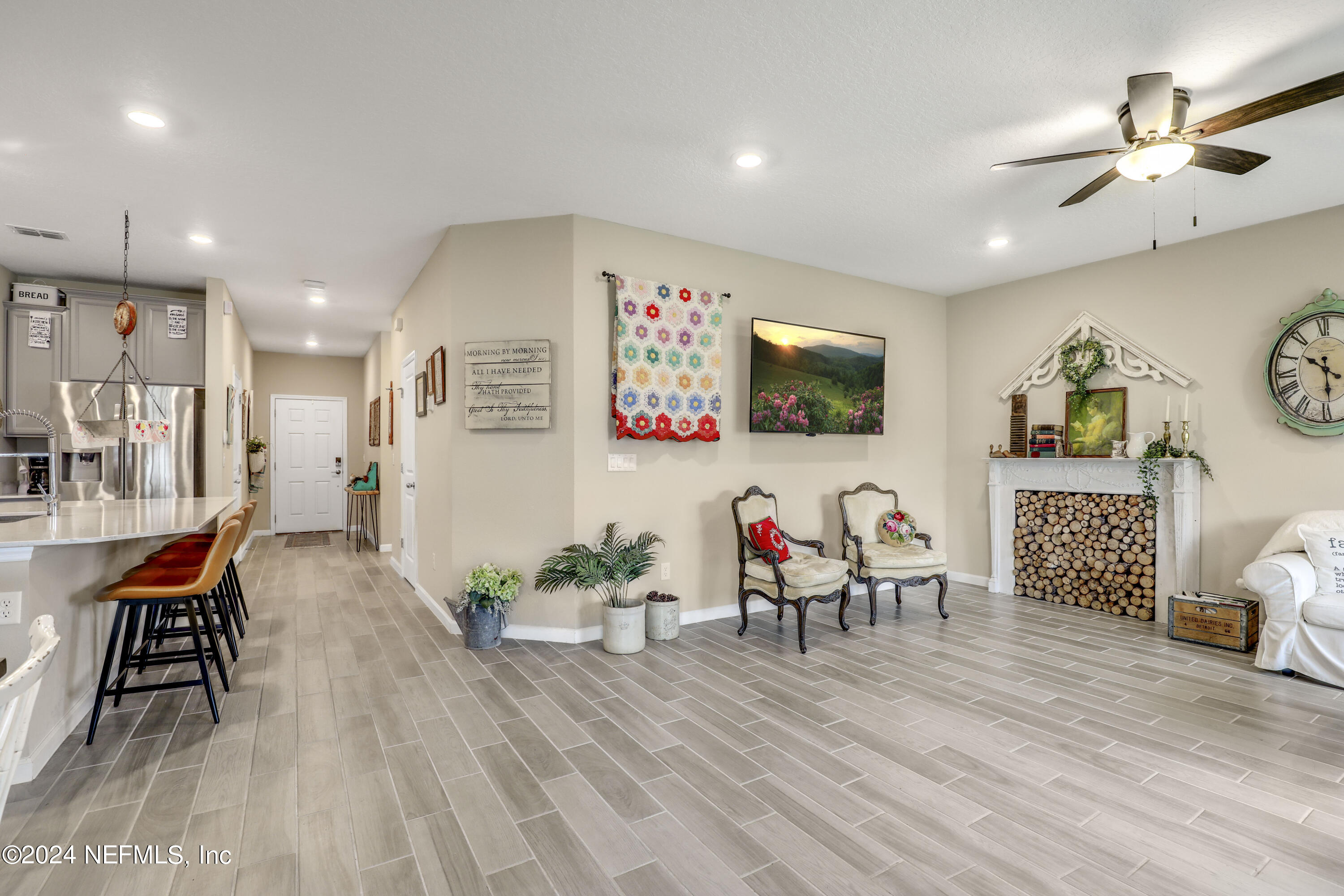 7453 Rimrock Court Jacksonville, FL 32222 - Photo 20 of 69 19 Living Room