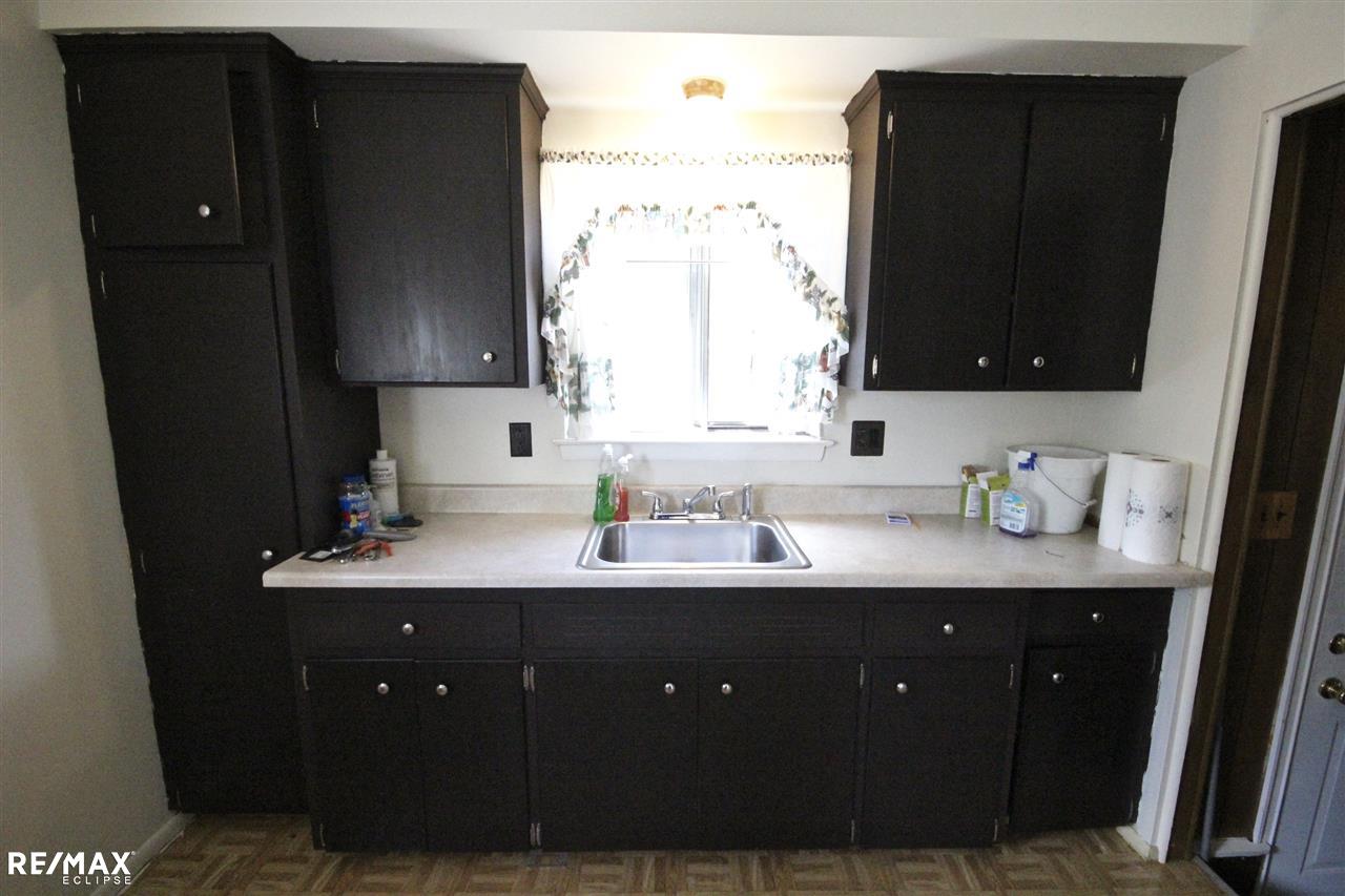 18504 Woodbine Road Fraser, MI 48026 - Photo 3 of 17 31295590-2.JPG