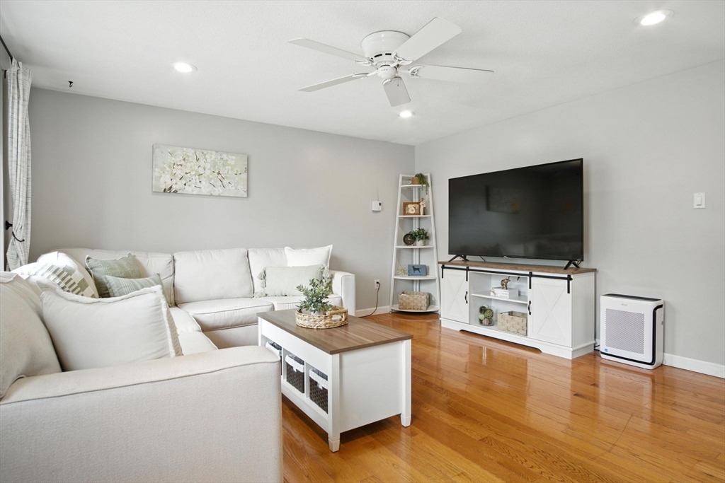 18 Westford Road, Unit 5 Ayer, MA 01432 - Photo 4 of 41 Gallery Image 4