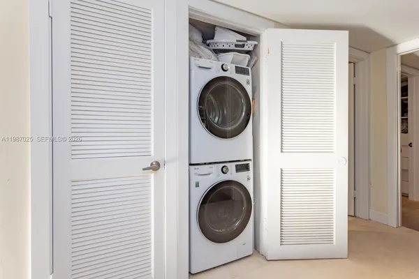 $1,950,000 | 155 Ocean Ln Drive, Unit 201, Key Biscayne, FL 33149