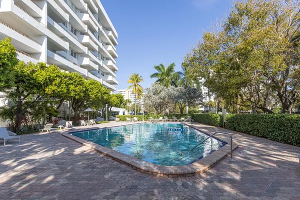 $1,950,000 | 155 Ocean Ln Drive, Unit 201, Key Biscayne, FL 33149
