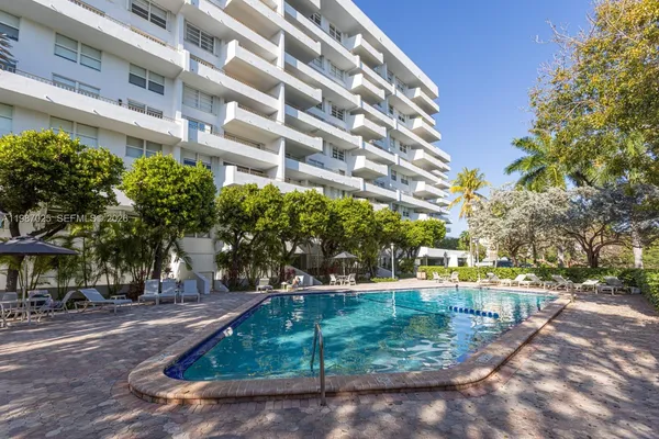 $1,950,000 | 155 Ocean Ln Drive, Unit 201, Key Biscayne, FL 33149