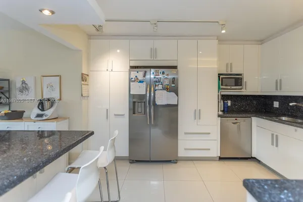 $1,950,000 | 155 Ocean Ln Drive, Unit 201, Key Biscayne, FL 33149