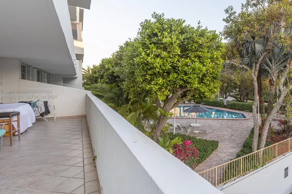 $1,950,000 | 155 Ocean Ln Drive, Unit 201, Key Biscayne, FL 33149