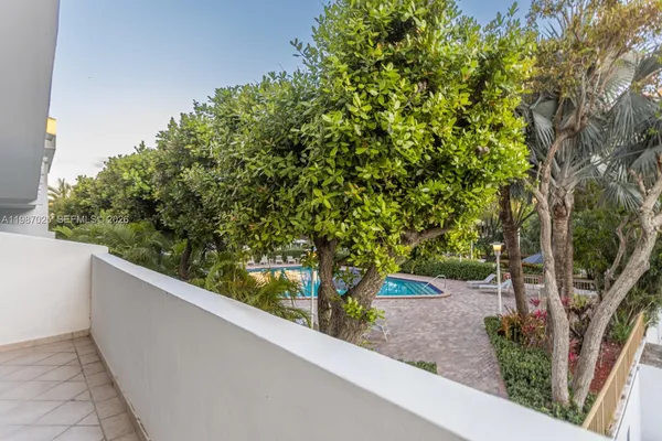 $1,950,000 | 155 Ocean Ln Drive, Unit 201, Key Biscayne, FL 33149