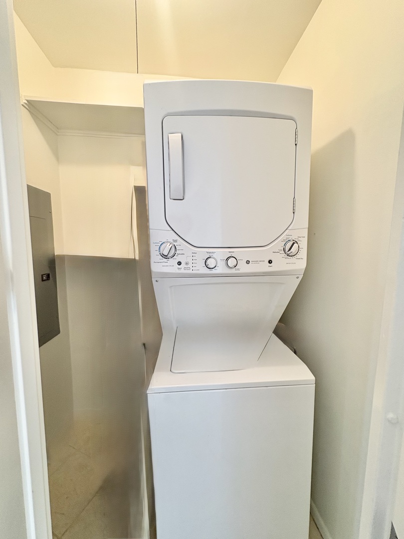 505 North Lake Shore Drive, Unit 3312 Chicago, IL 60611 - Photo 23 of 35 a utility room with dryer and washer