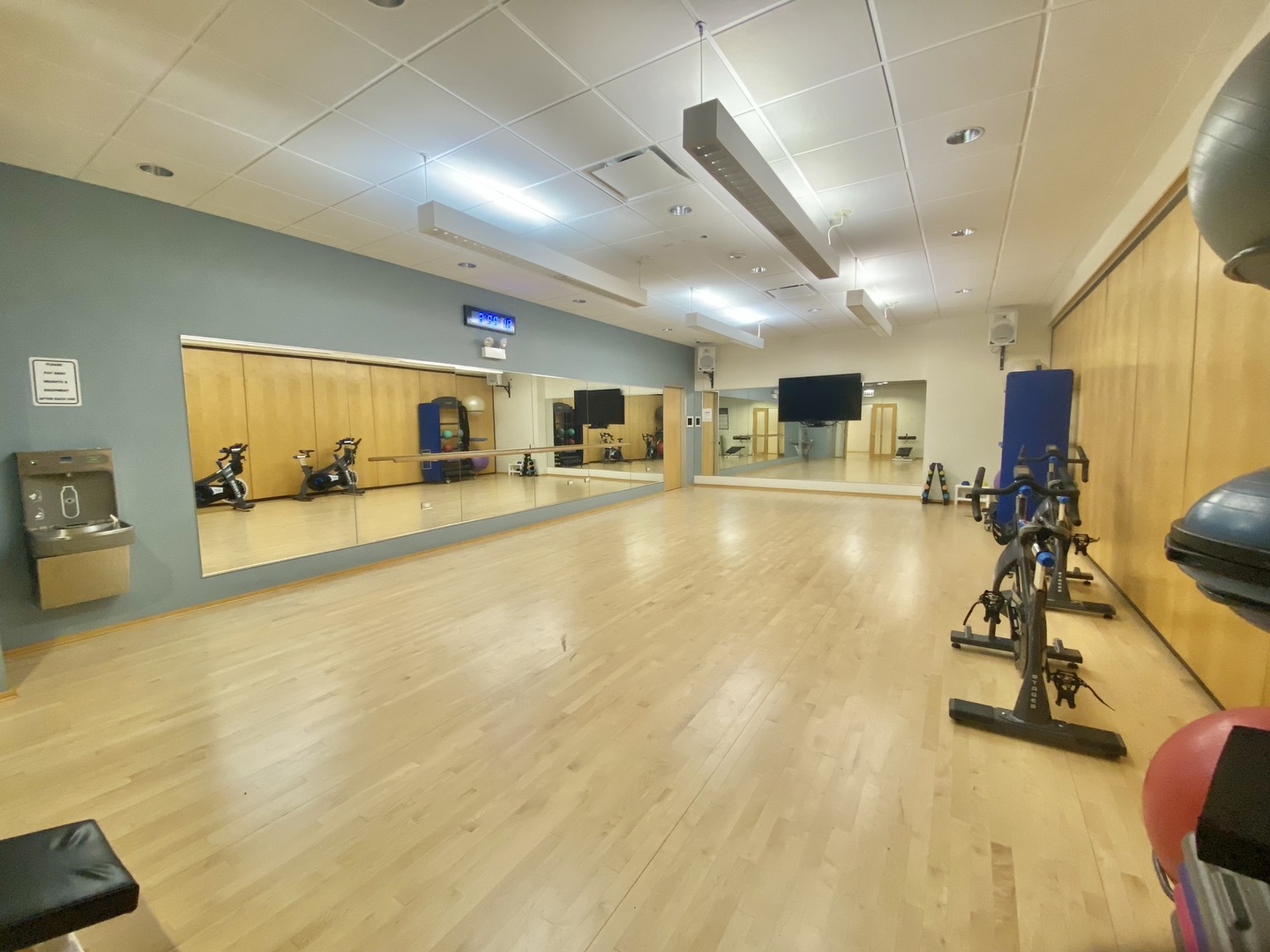 505 North Lake Shore Drive, Unit 3312 Chicago, IL 60611 - Photo 27 of 35 a view of a room with gym equipment