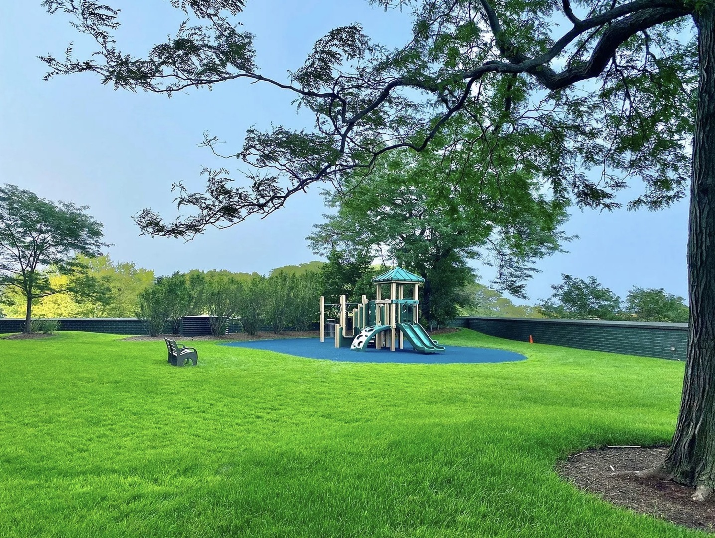 505 North Lake Shore Drive, Unit 3312 Chicago, IL 60611 - Photo 35 of 35 a view of an house with a park