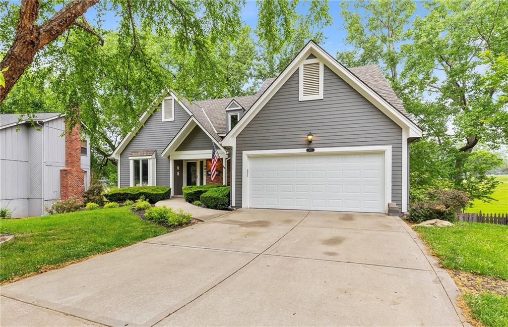 4011 Northeast Woodridge Dr  