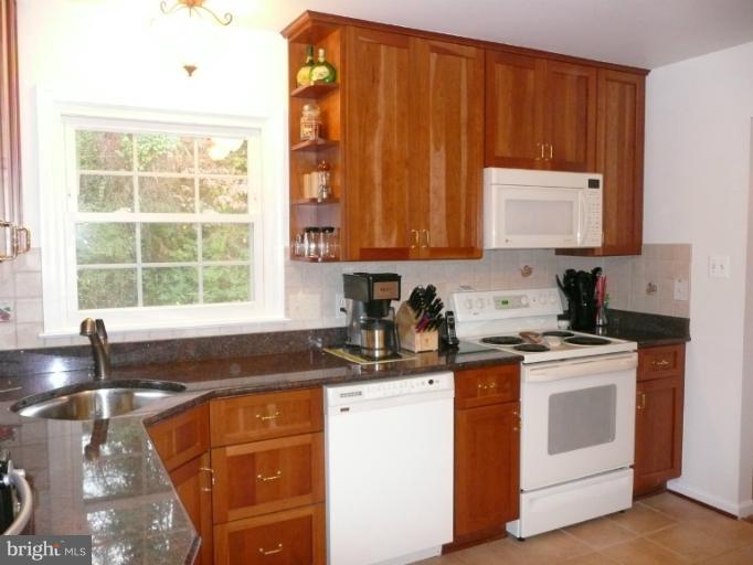 6906 Gillings Road Springfield, VA 22152 - Photo 13 of 20 Kitchen