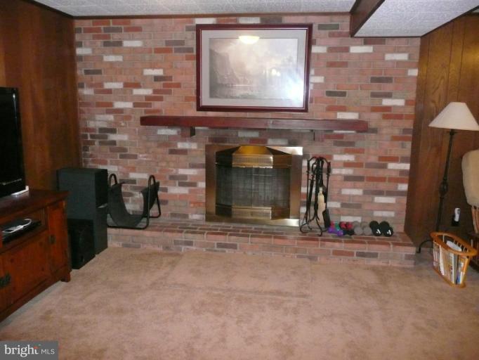 6906 Gillings Road Springfield, VA 22152 - Photo 18 of 20 Family Room