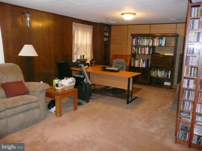 6906 Gillings Road Springfield, VA 22152 - Photo 6 of 20 Family Room