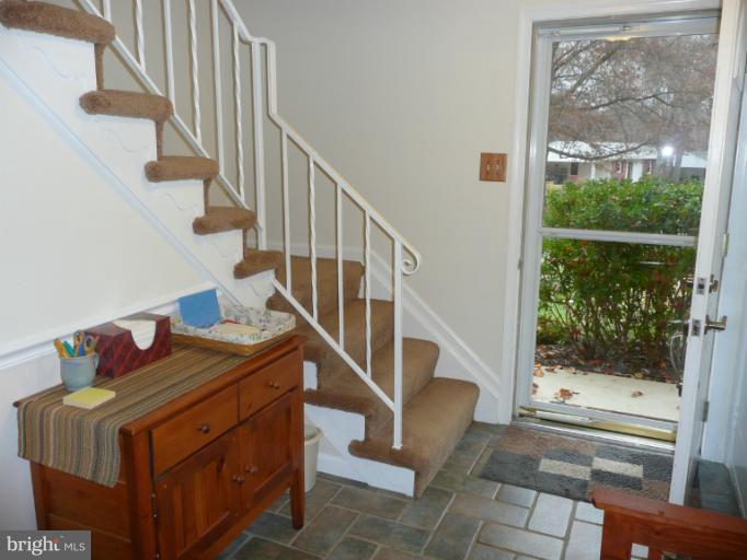 6906 Gillings Road Springfield, VA 22152 - Photo 10 of 20 Interior (General)