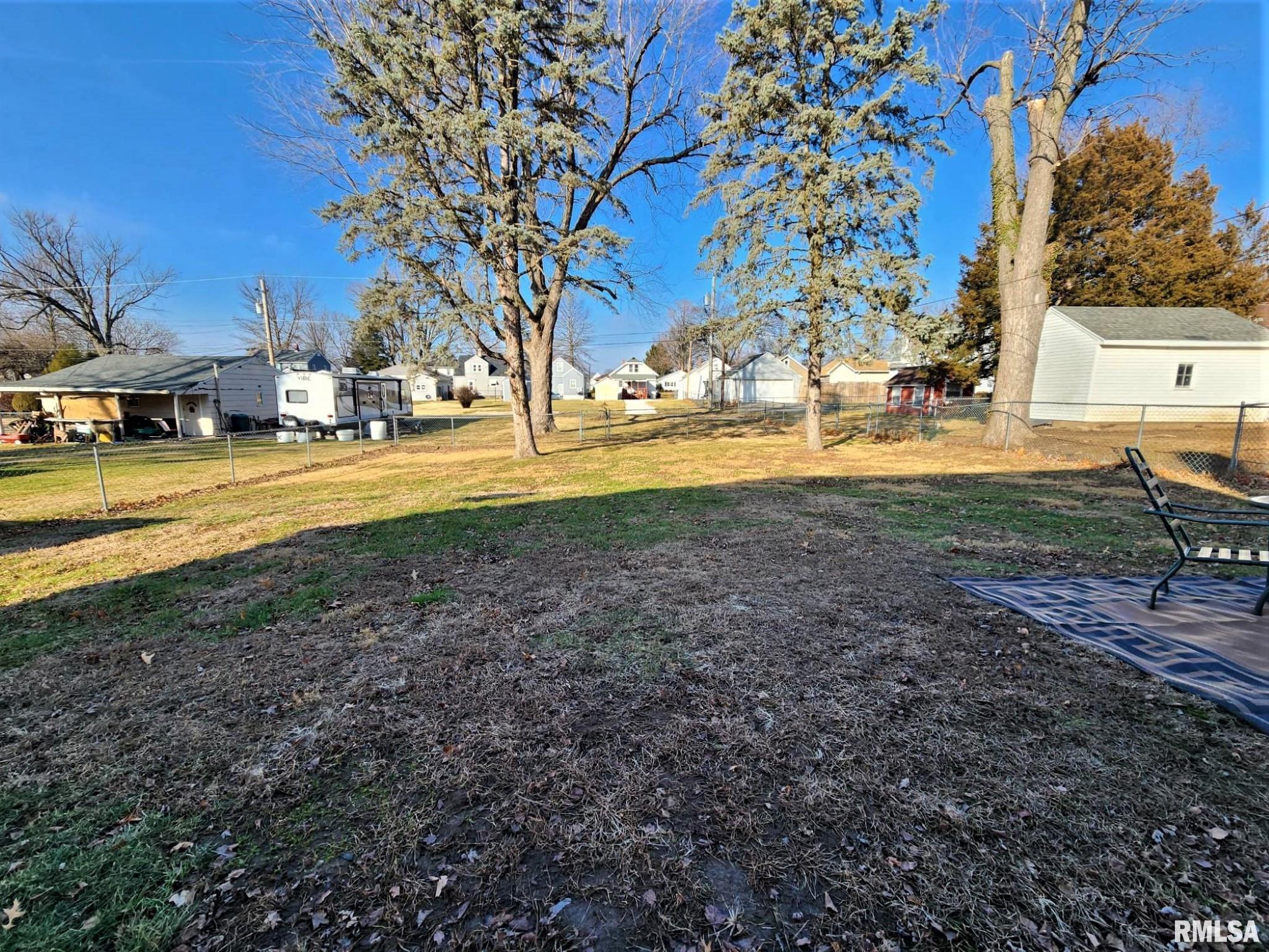2017 Monroe Street Quincy, IL 62301 - Photo 25 of 27 Gallery Image 25