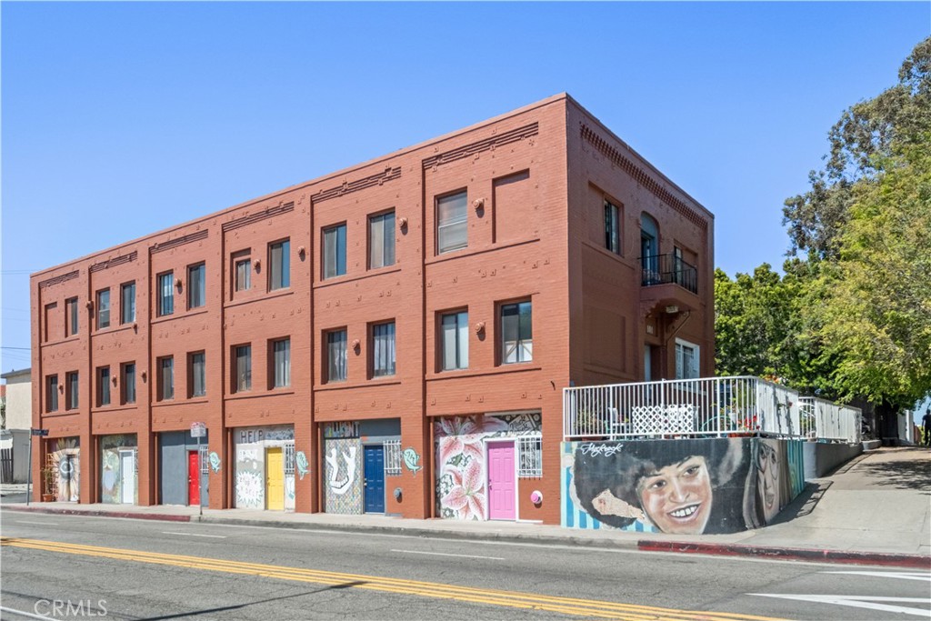 101 Dudley Avenue, Unit 315 Venice, CA 90291 - Photo 1 of 11 a view of a building with a street