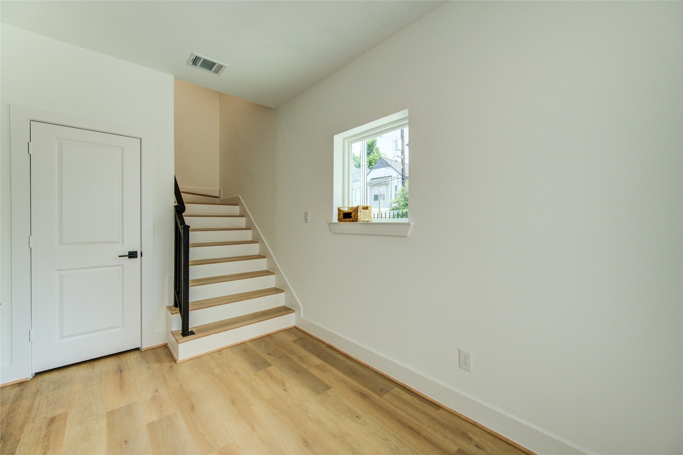 4035 Buck Street Houston, TX 77020 - Photo 7 of 45