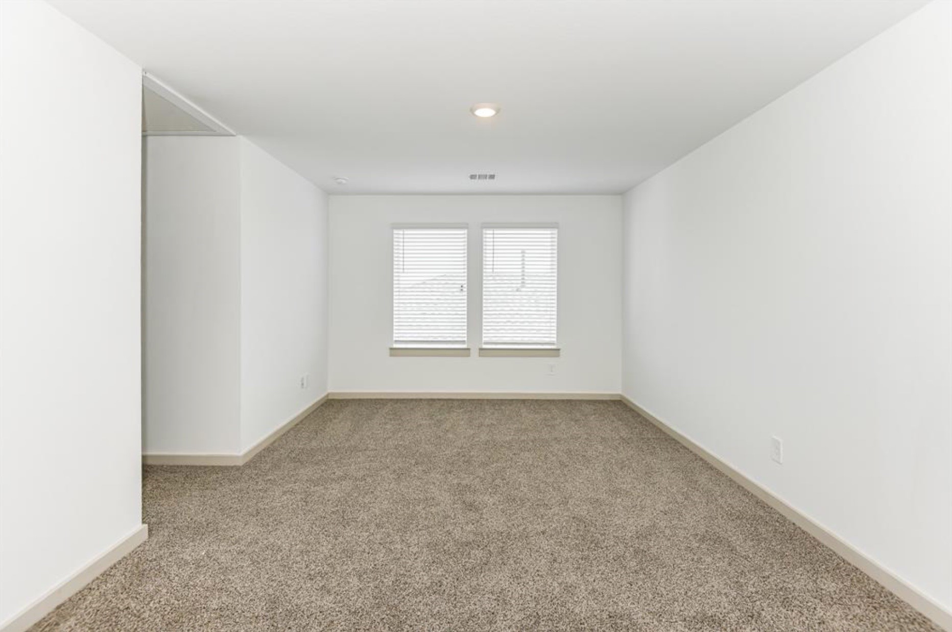 7918 Brumly Lane Rosharon, TX 77583 - Photo 19 of 34 an empty room with a window