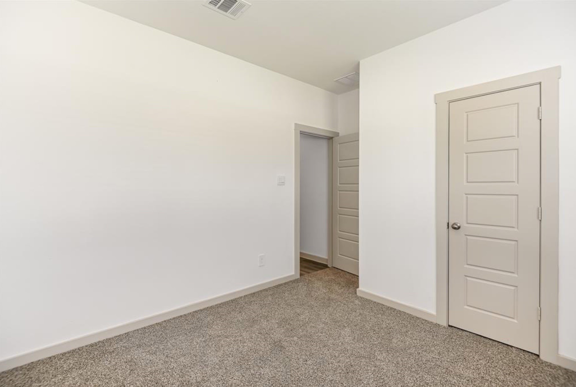 7918 Brumly Lane Rosharon, TX 77583 - Photo 22 of 34 an empty room with closet
