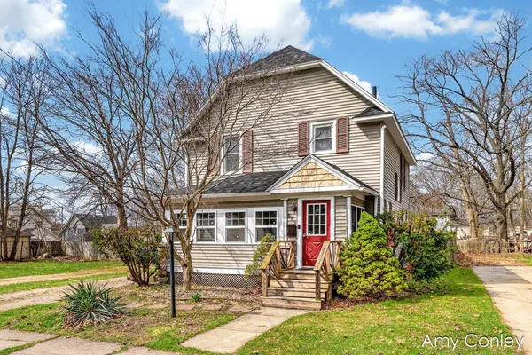 $169,900 | 619 Fairbanks Avenue, Kalamazoo, MI 49048