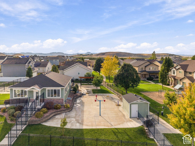 40 Ginger Gold Road Santaquin, UT 84655 - Photo 31 of 32 Splash Park and Club House