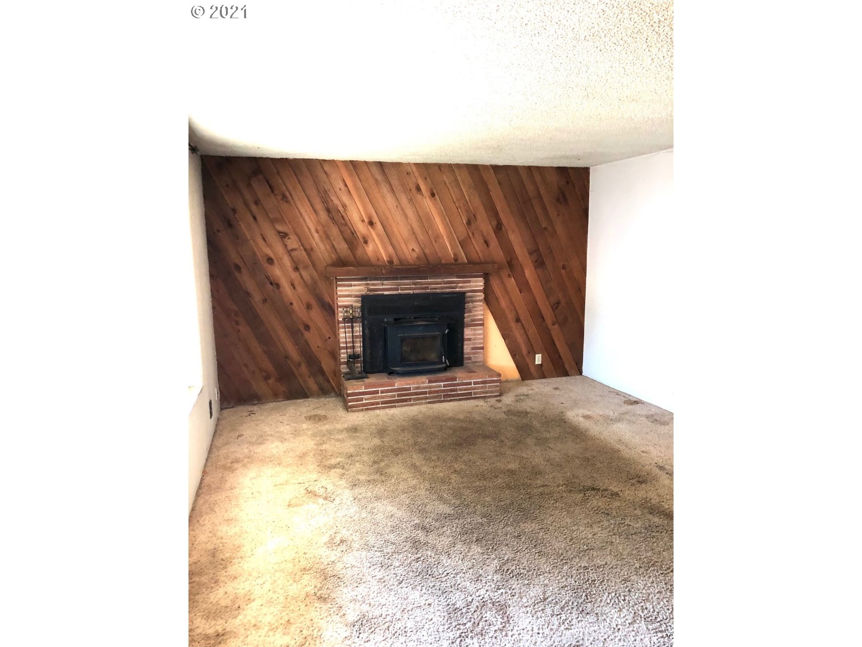 5816 F Street Springfield, OR 97478 - Photo 2 of 12