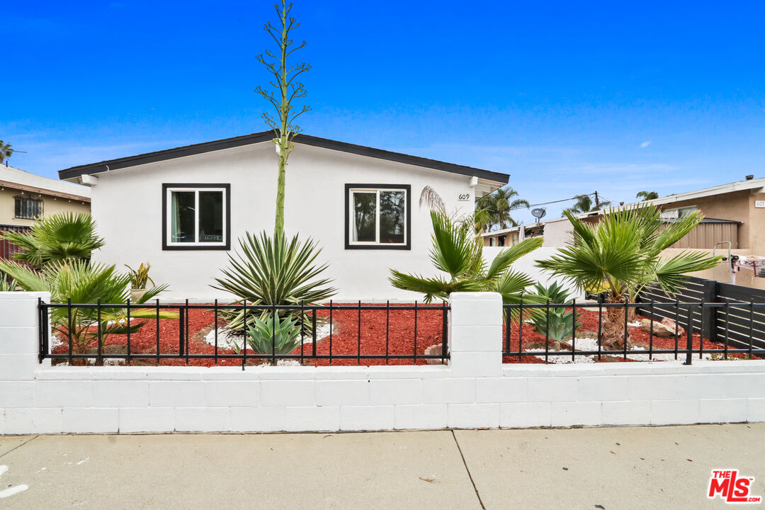 609 West E Street Wilmington, CA 90744 - Photo 2 of 20