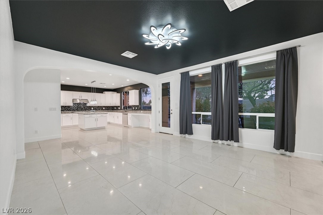 11377 Rancho Villa Verde Place Las Vegas, NV 89138 - Photo 7 of 46