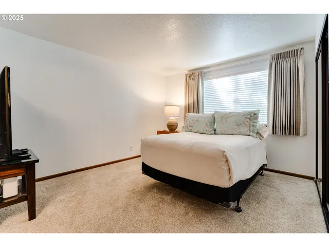 $249,900 | 2051 Lake Isle Terrace, Eugene, OR 97401