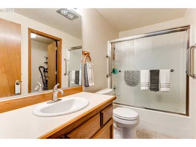 $249,900 | 2051 Lake Isle Terrace, Eugene, OR 97401