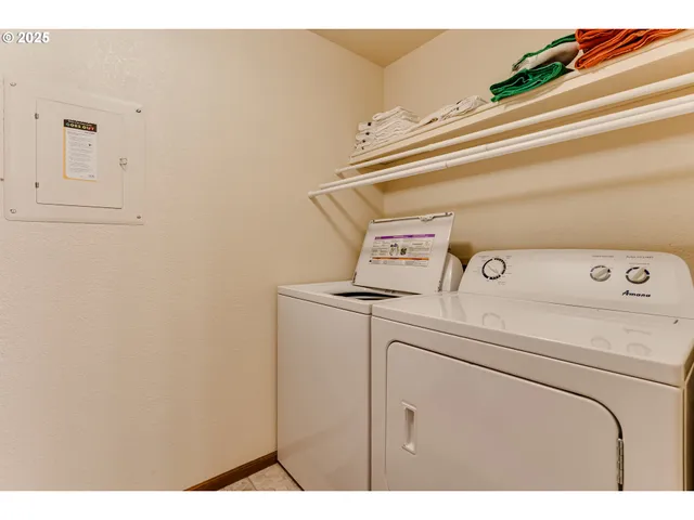 $249,900 | 2051 Lake Isle Terrace, Eugene, OR 97401