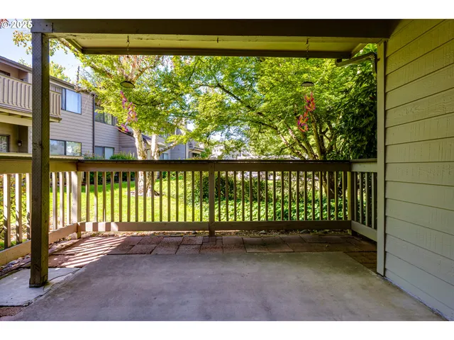 $249,900 | 2051 Lake Isle Terrace, Eugene, OR 97401