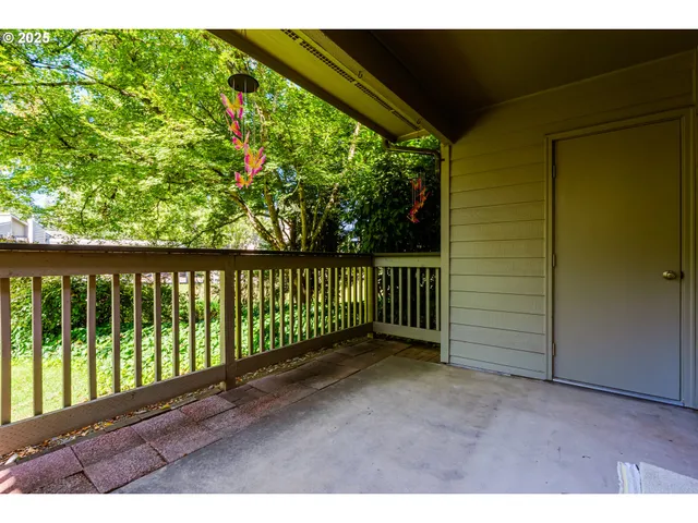 $249,900 | 2051 Lake Isle Terrace, Eugene, OR 97401