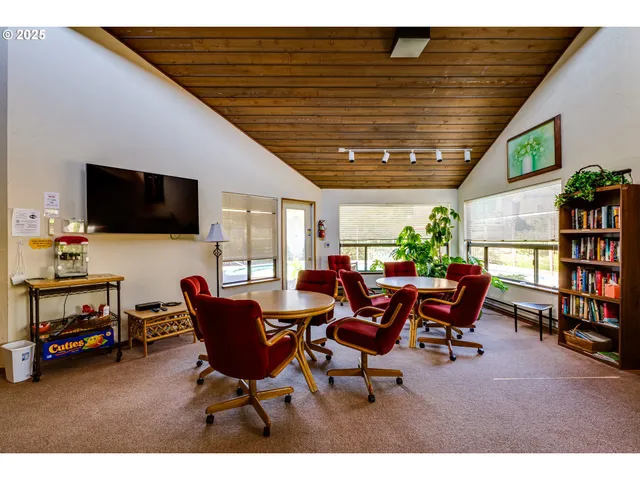 $249,900 | 2051 Lake Isle Terrace, Eugene, OR 97401