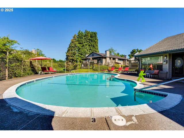 $249,900 | 2051 Lake Isle Terrace, Eugene, OR 97401