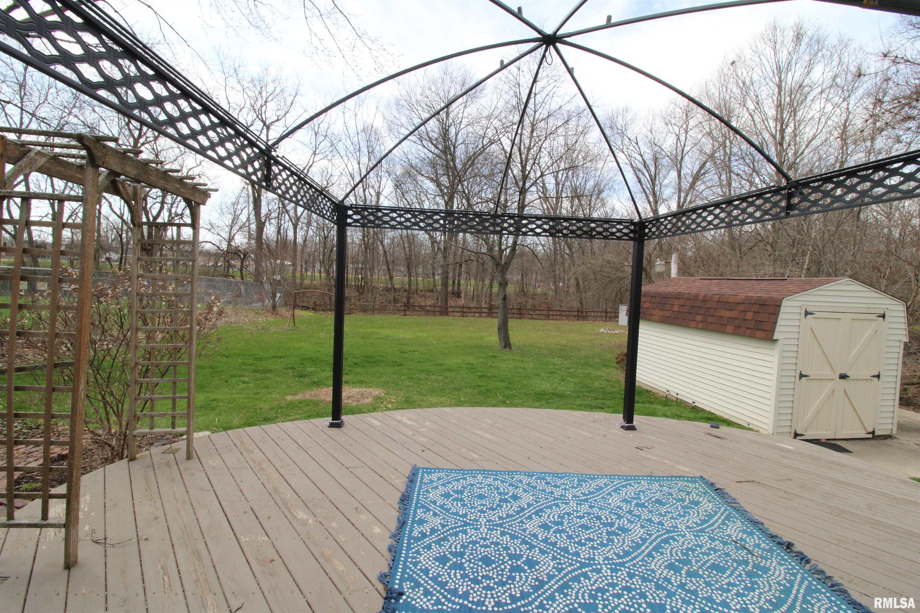 403 Sherwood Park Road Washington, IL 61571 - Photo 30 of 35 Gallery Image 30