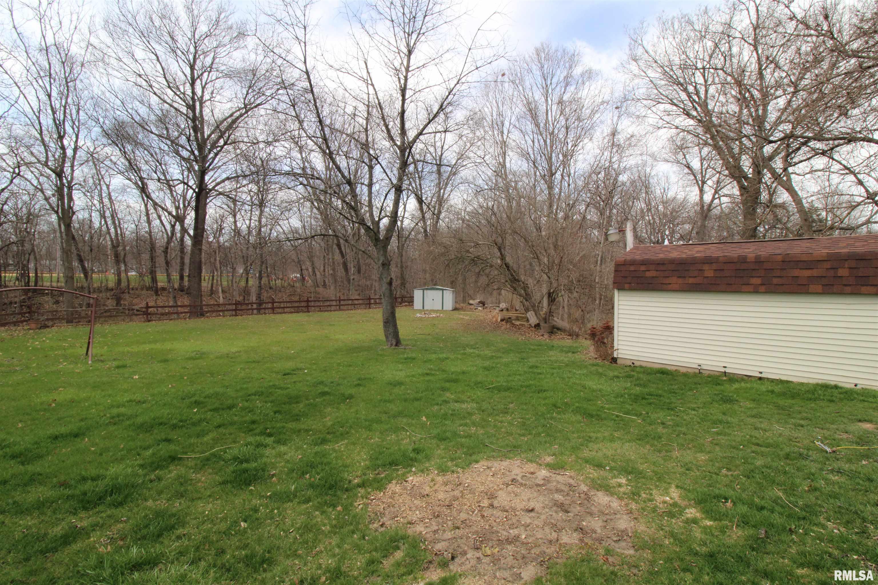 403 Sherwood Park Road Washington, IL 61571 - Photo 31 of 35 Gallery Image 31