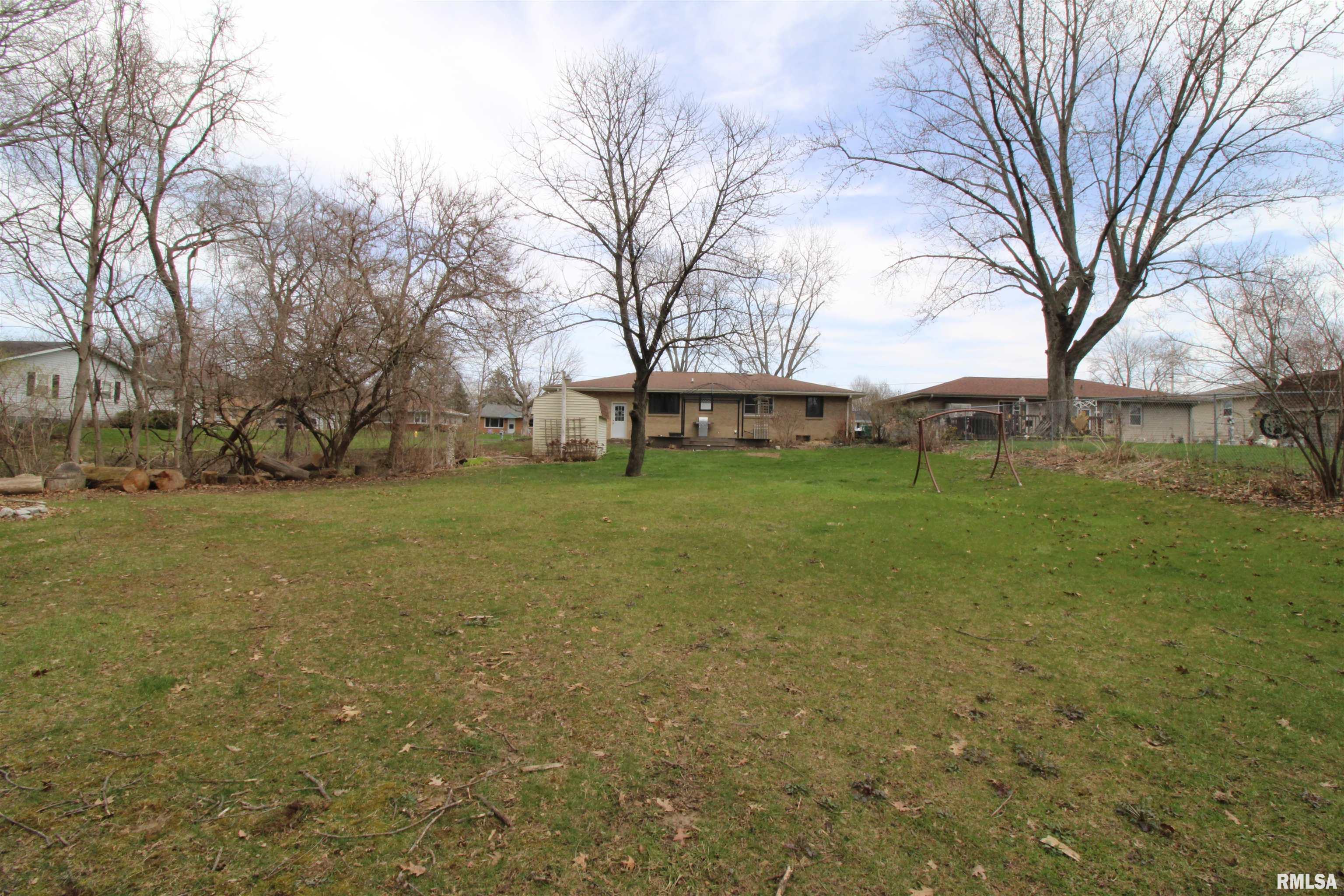 403 Sherwood Park Road Washington, IL 61571 - Photo 32 of 35 Gallery Image 32