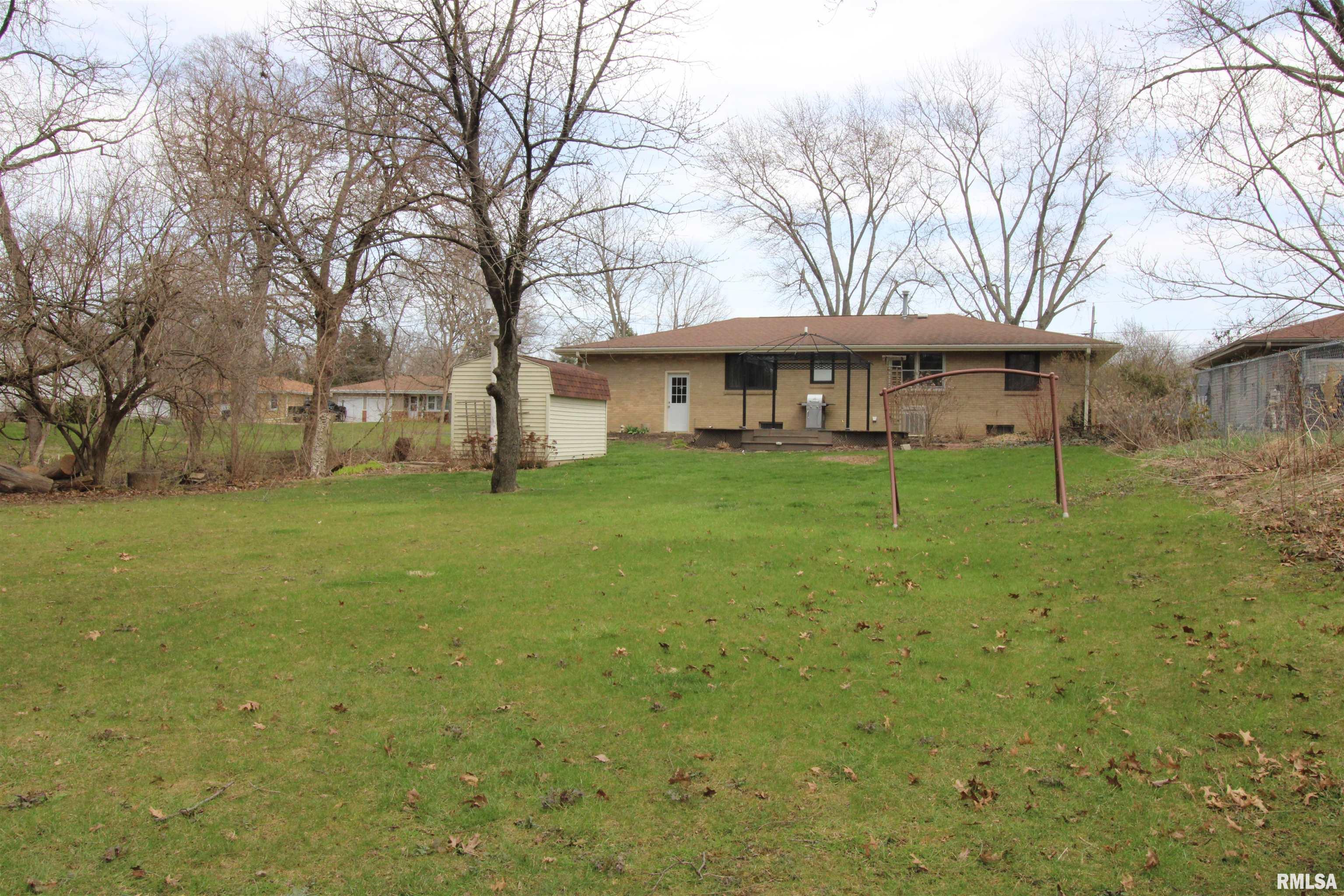 403 Sherwood Park Road Washington, IL 61571 - Photo 33 of 35 Gallery Image 33