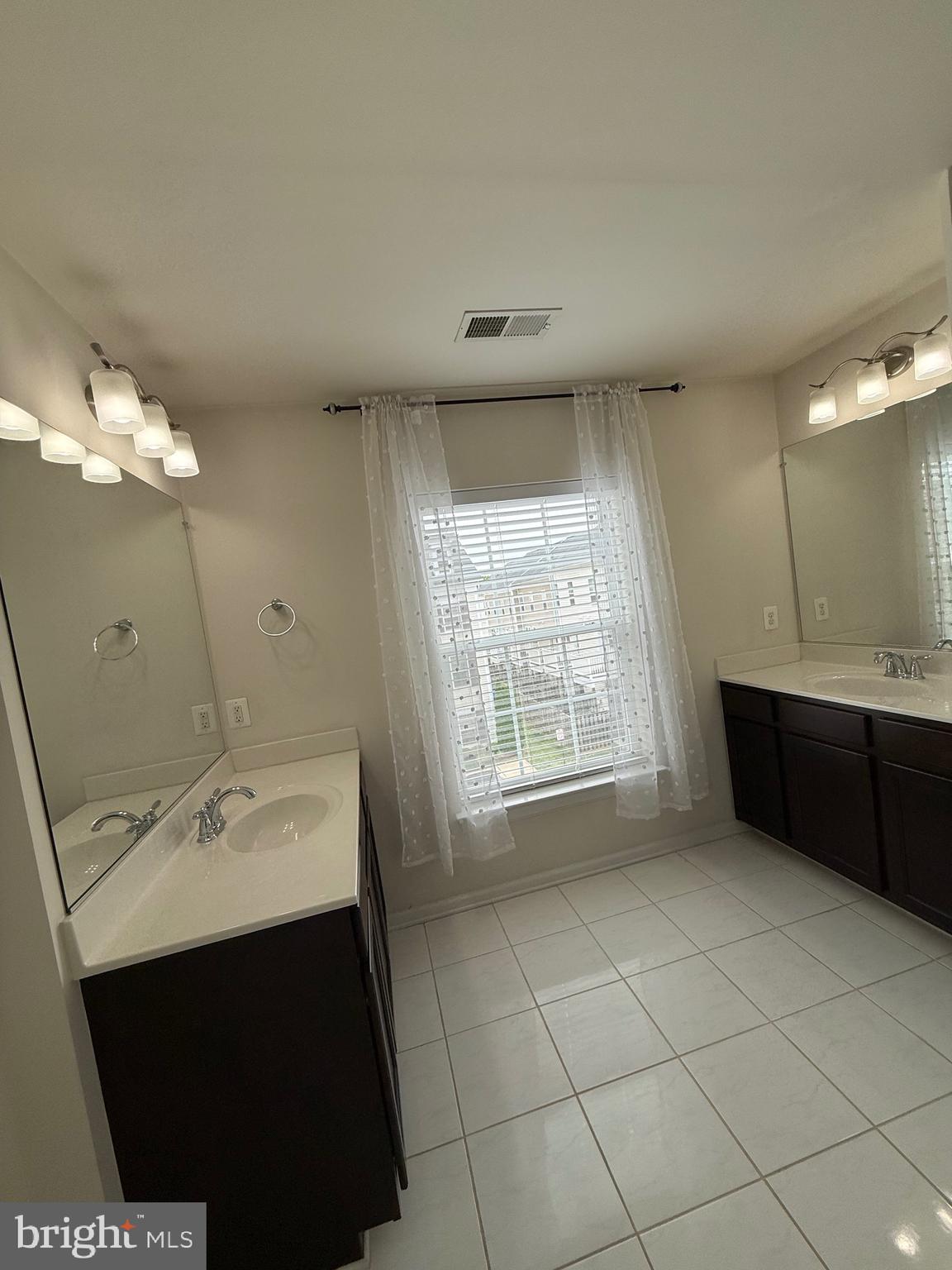 7476 Riding Meadow Way Manassas, VA 20111 - Photo 15 of 28 Master bath