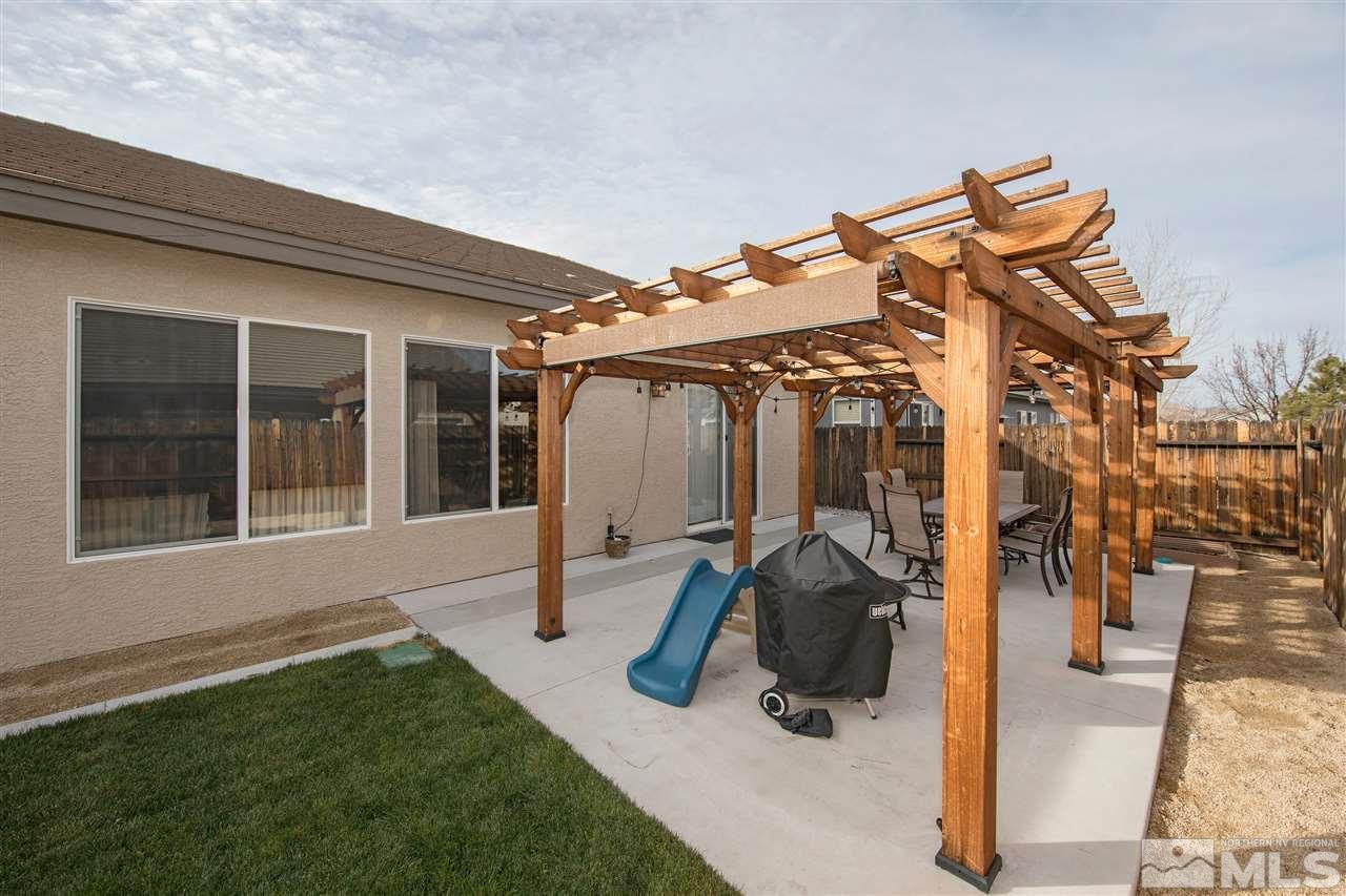 1675 Greycrest Way Reno, NV 89521 - Photo 19 of 25 a view of sitting area and front door