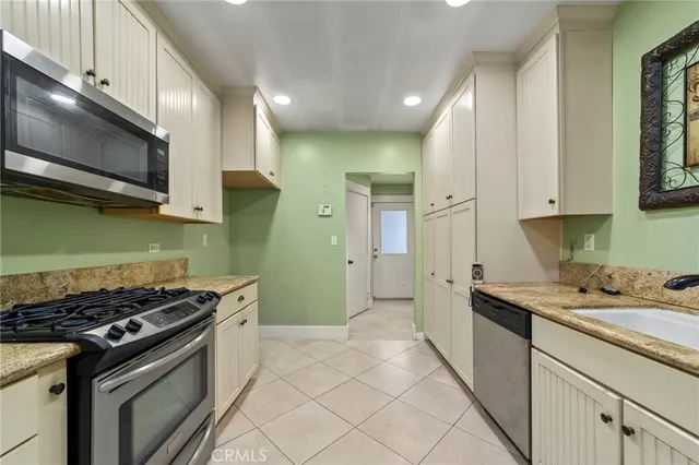 $3,700 | 316 East Foothill Boulevard, Glendora, CA 91741