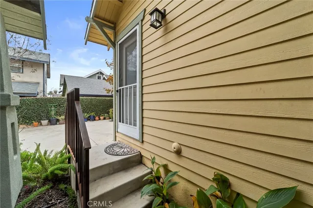 $3,700 | 316 East Foothill Boulevard, Glendora, CA 91741