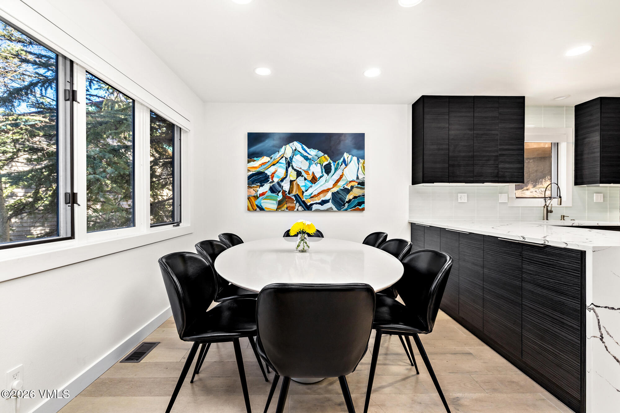 4515 Big Horn Road, Unit F Vail, CO 81657 - Photo 6 of 35 Dining