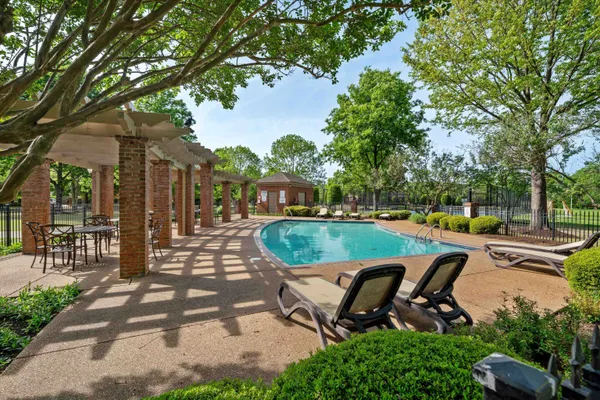 $899,000 | 1328 Bridgepointe Drive, Collierville, TN 38017