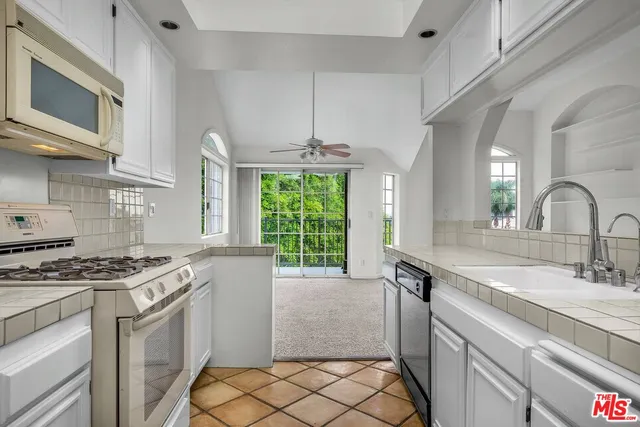 $3,750 | 2677 South Centinela Avenue, Unit 308, Santa Monica, CA 90405