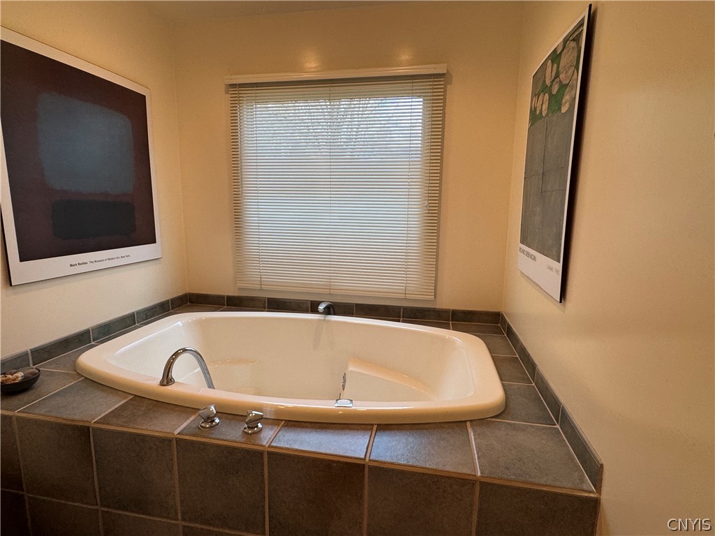 2729 West Hill Road Madison, NY 13346 - Photo 31 of 46 whirlpool tub (separate shower)