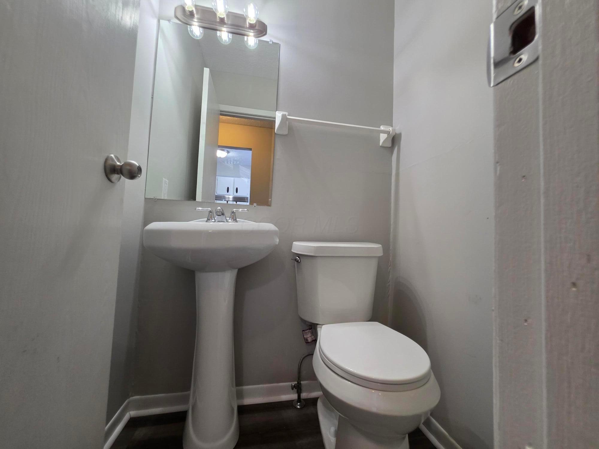 942 South Spring Road Westerville, OH 43081 - Photo 2 of 22