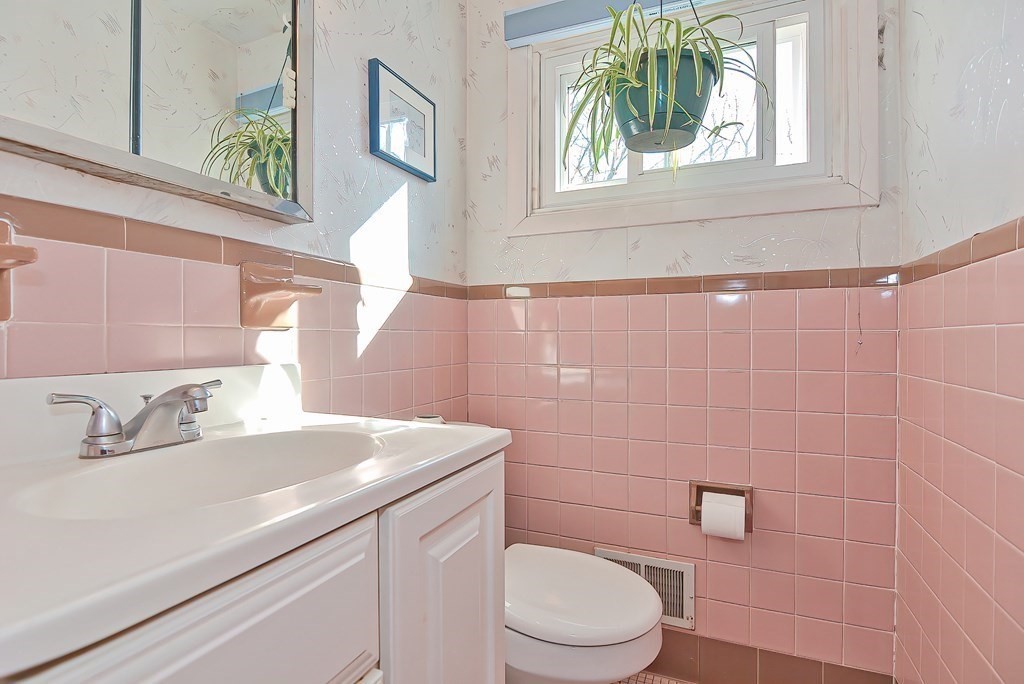 9 Spring Lane Framingham, MA 01701 - Photo 16 of 29